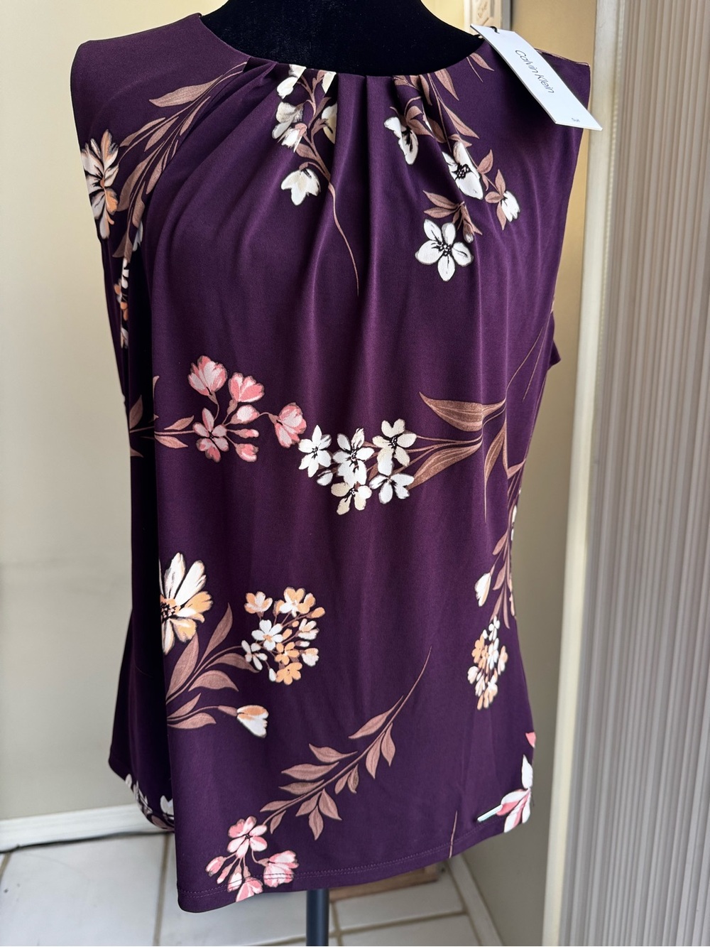 Calvin Klein Women's Purple Floral Round Neck Pleated Button Blouse Sleeveless L